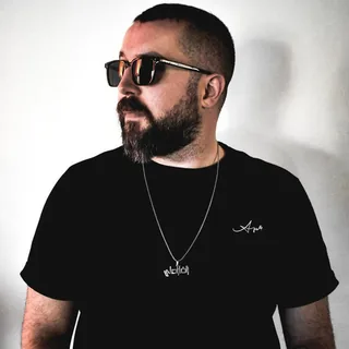 عکس سهراب ام جی (Sohrab Mj) — خواننده در TapSeda