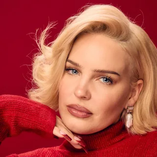 عکس Anne-Marie — خواننده در TapSeda