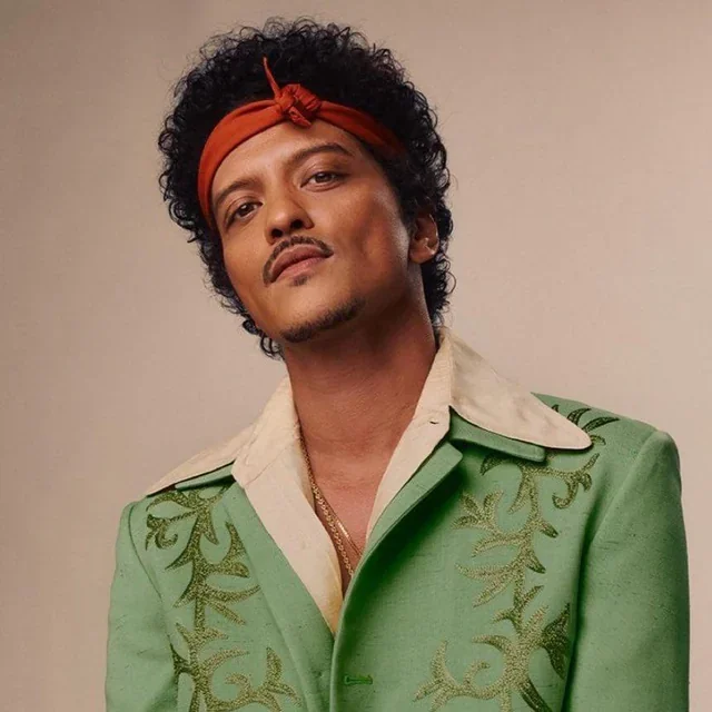 عکس برونو مارس (Bruno Mars) — خواننده در TapSeda