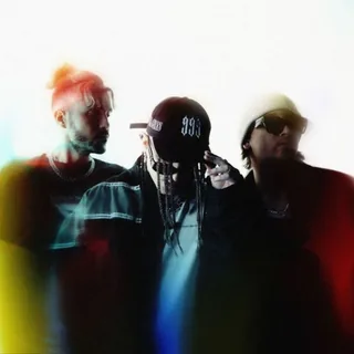 عکس چیس اتلانتیک (Chase Atlantic) — خواننده در TapSeda