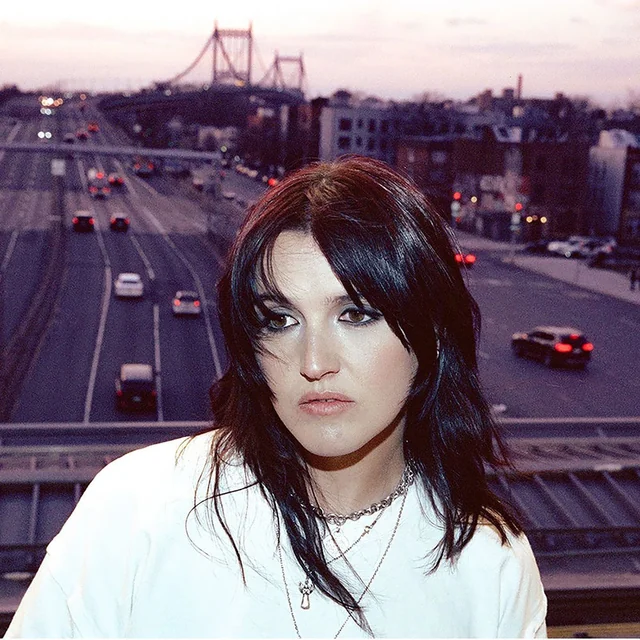 عکس Chelsea Cutler — خواننده در TapSeda