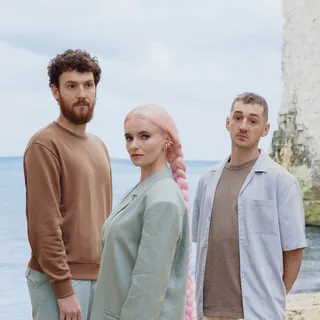 عکس Clean Bandit — خواننده در TapSeda
