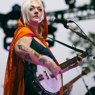 عکس ELLE KING — خواننده در TapSeda