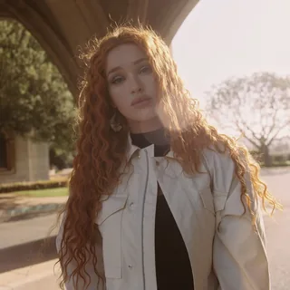 عکس Elley Duhé — خواننده در TapSeda