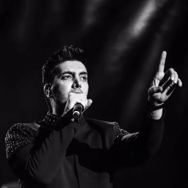 عکس فرزاد فرزین (Farzad Farzin) — خواننده در TapSeda