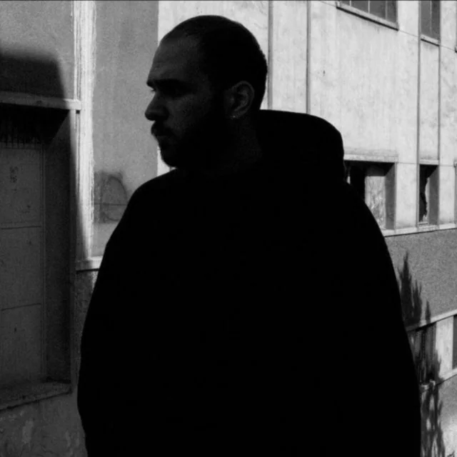 عکس فرزاد قدیمی (Farzad Ghadimi) — خواننده در TapSeda