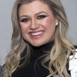 عکس Kelly Clarkson — خواننده در TapSeda