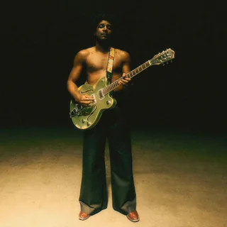 عکس Labrinth — خواننده در TapSeda