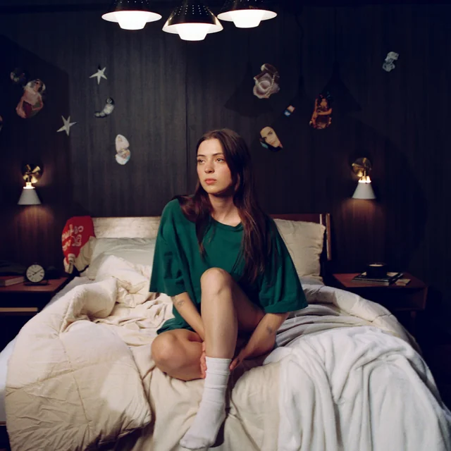 عکس Lizzy McAlpine — خواننده در TapSeda