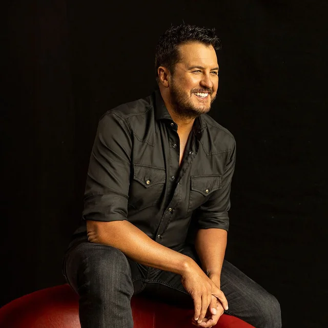 عکس Luke Bryan — خواننده در TapSeda