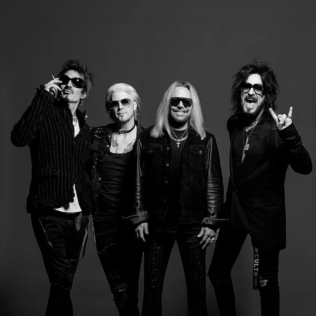 عکس Mötley Crüe — خواننده در TapSeda