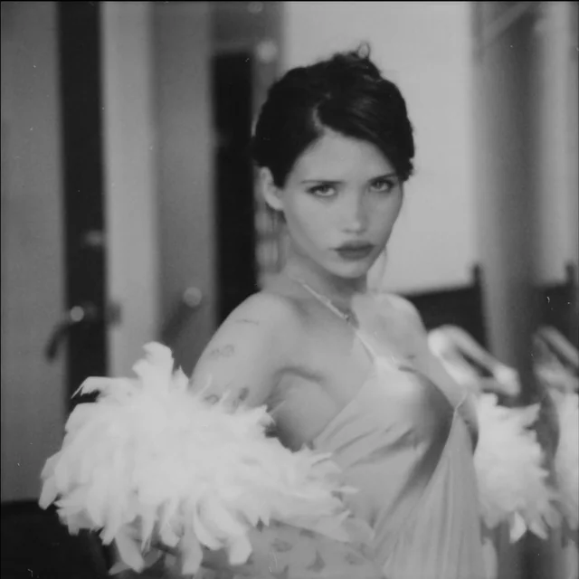 عکس Nessa Barrett — خواننده در TapSeda