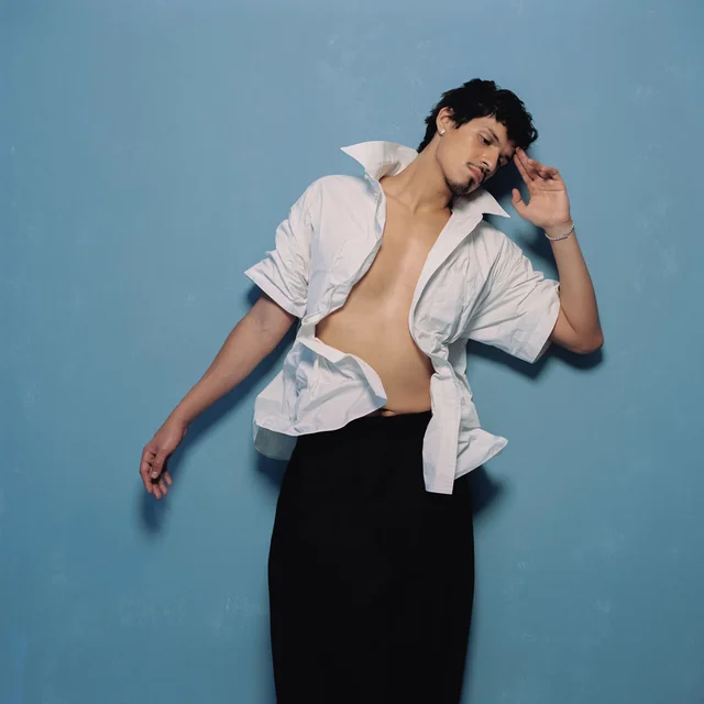 عکس Omar Apollo — خواننده در TapSeda