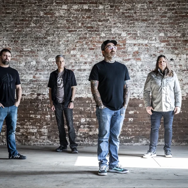 عکس Staind — خواننده در TapSeda