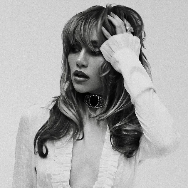 عکس Suki Waterhouse — خواننده در TapSeda