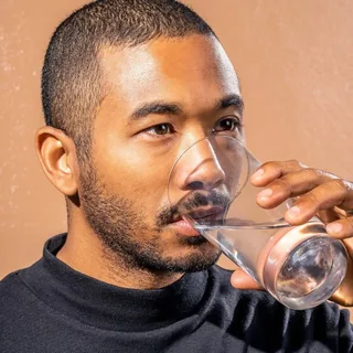 عکس Toro Y Moi — خواننده در TapSeda