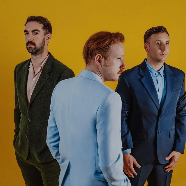 عکس Two Door Cinema Club — خواننده در TapSeda