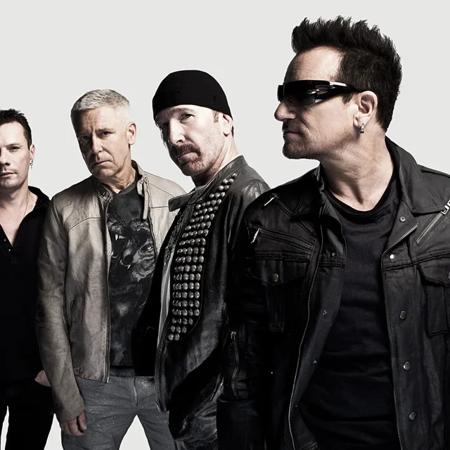 عکس U2 — خواننده در TapSeda