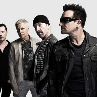 عکس U2 — خواننده در TapSeda