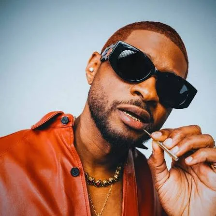 عکس USHER — خواننده در TapSeda