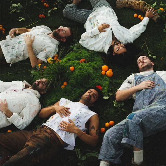 عکس Young the Giant — خواننده در TapSeda