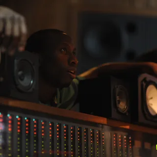 Christopher Ellis featuring Bay-C - Don't Change Your Number